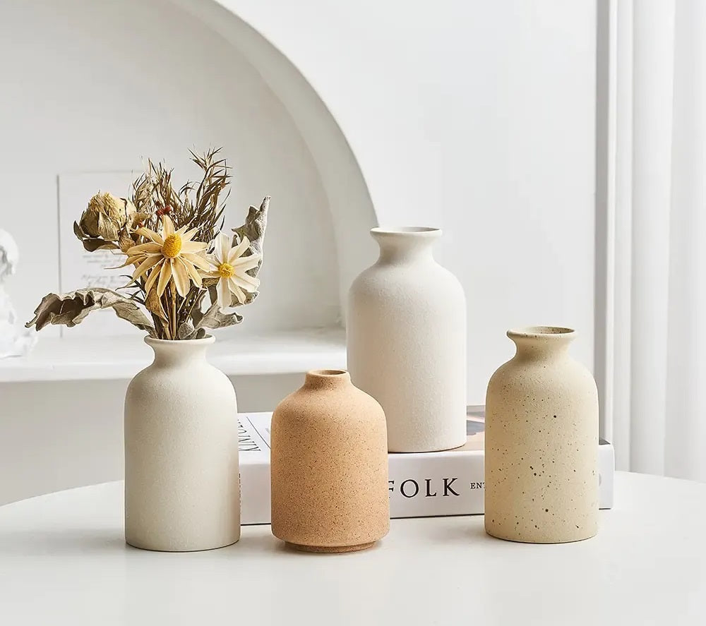 Minimalist Ceramic Vase – Timeless Home Decor